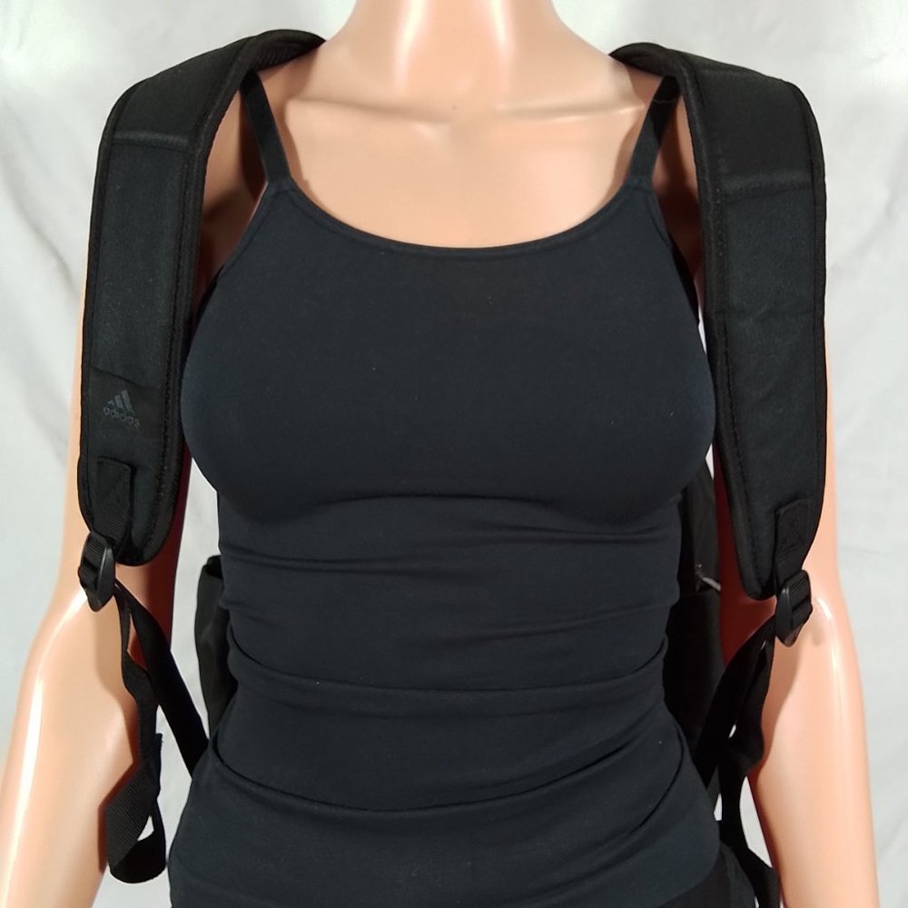 Adidas Defender Backpack-NWT-Black/Black-Water Resistant-Sturdy-Wipe Clean - Picture 8 of 9
